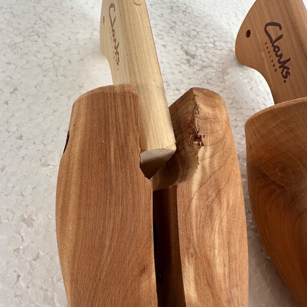 Clarks Cedar Shoe Trees Women's Small Wood Expands Almond Toe Point One Pair - Picture 5 of 6